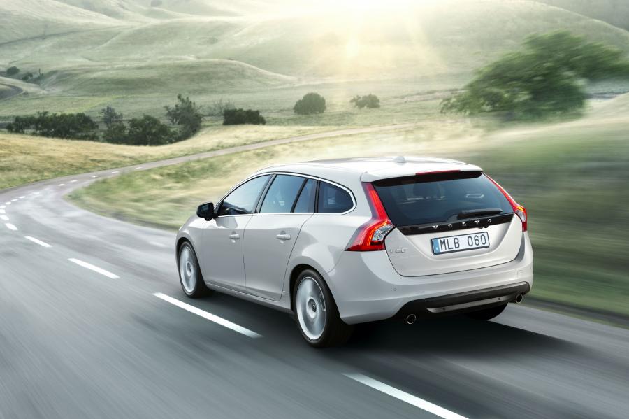  Volvo V60 2010 года  (фото 15 из 55)